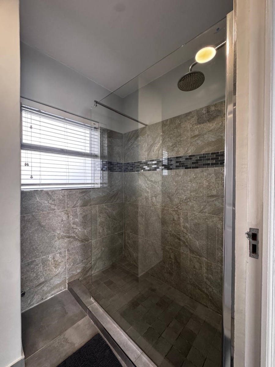 To Let 2 Bedroom Property for Rent in Sea Point Western Cape